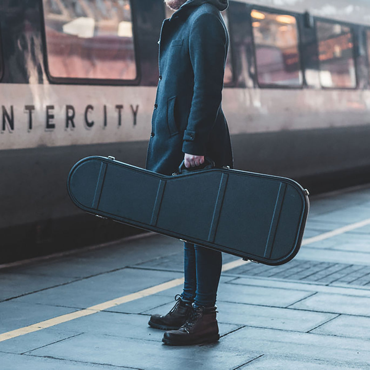 Parker Fly Style Guitar Hard Case - Pro II