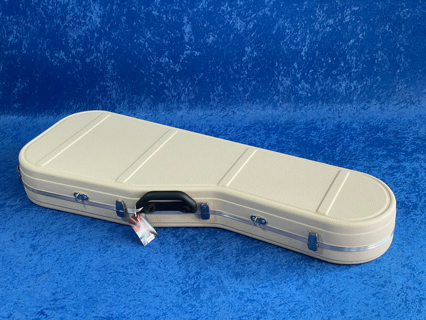 
                  
                    Limited Custom Shop PRO-II EF Fender® Strat/Tele Style Case - Ivory / Baby Blue
                  
                